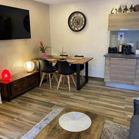 Maison 4 Personnes Centre-lac Holiday home *